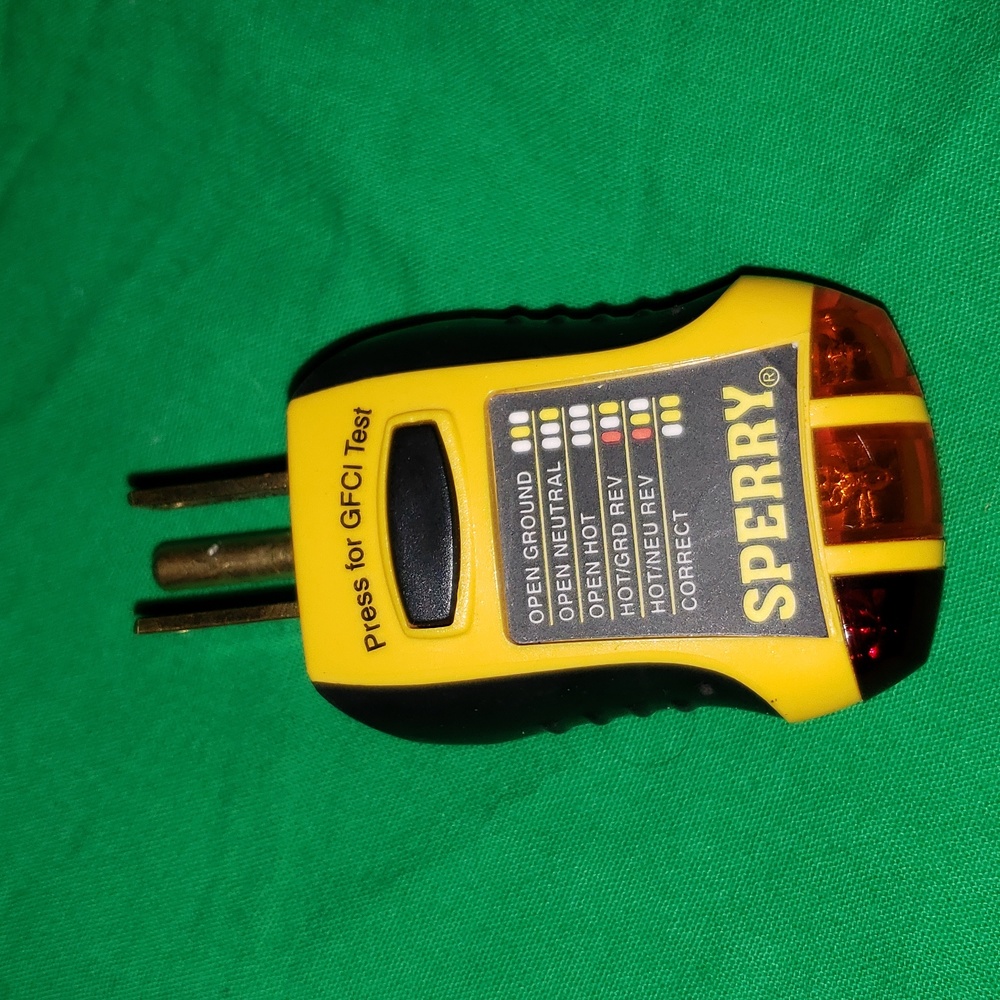 Perry Instruments GFI6302 GFCI Outlet / Receptacle Tester